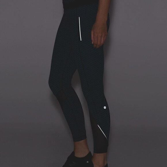 Lululemon Inspire Tight II size 4 - Picture 6 of 14